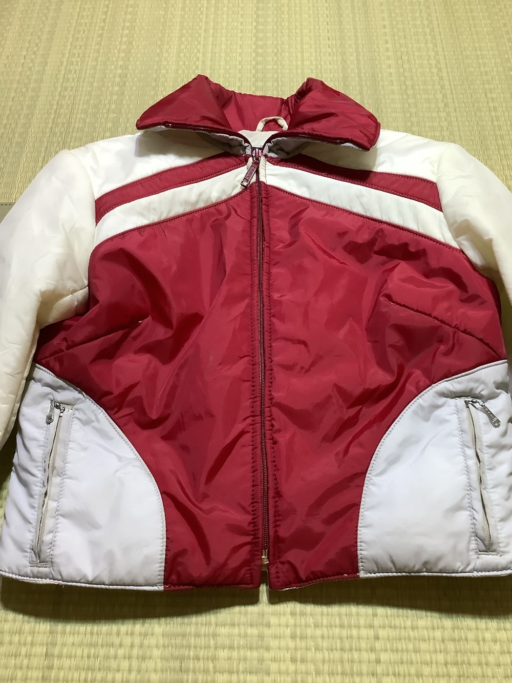 Vintage 1980s Skitique Women’s Red and White Puffer Ski Jacket